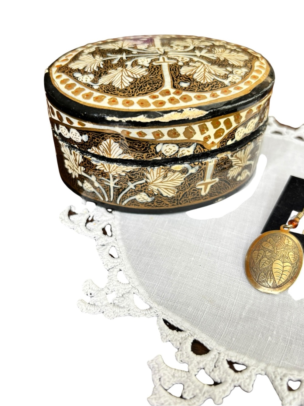 Vintage Kashmir India Hand Painted Trinket Box + Vintage Brass Etched earrings - Picture 7 of 9